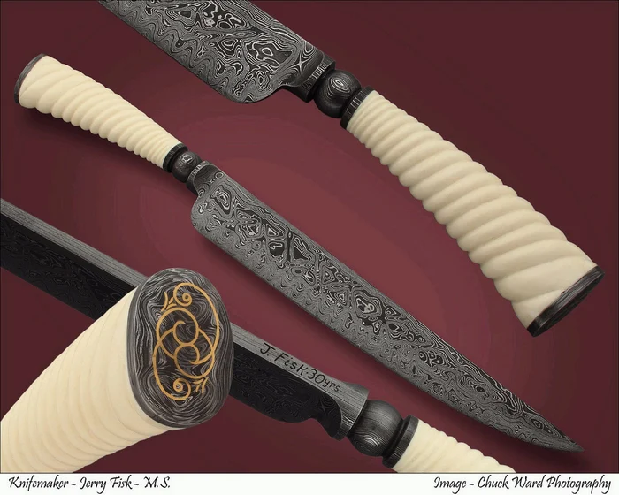 Three fixed-blade knives with amber and stag handles arranged on a pale ground.